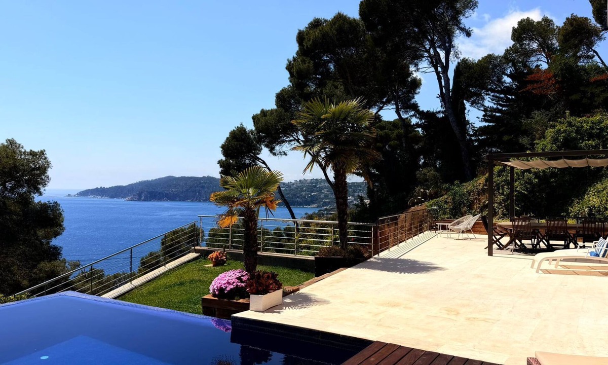 Llafranc Villa | Sea Views. 5 Min Walk to Beach. Pool