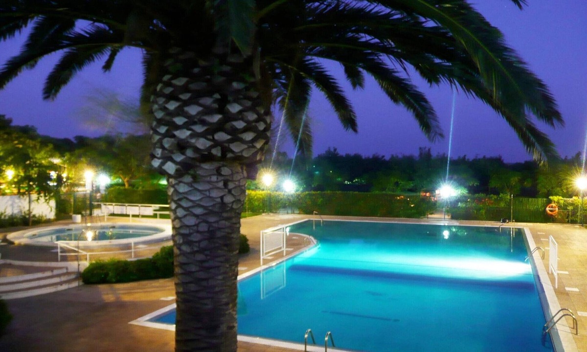 Miami Platja House | Seaside bungalow with pool, parking and pets allowed in Miami Platja