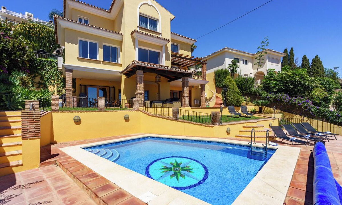 Benalmadena House | Spacious 5-bedroom villa with Top views and heated pool in charming Benalmádena