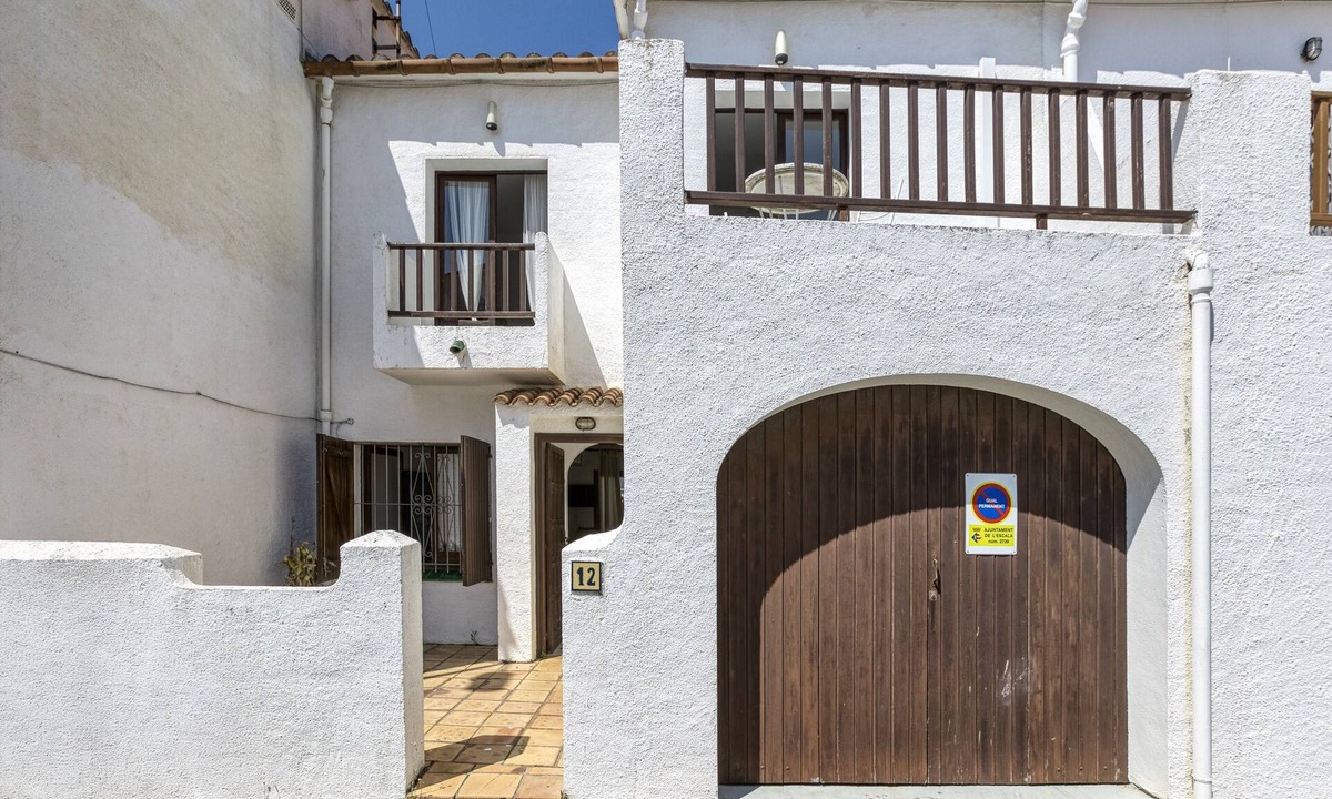 L'Escala House | Spacious and Peaceful House Near the Sea in L’Escala