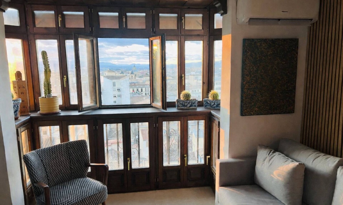 Albaicin House | Spectacular 3-Bedroom House Downtown with Unbeatable Views over Granada.