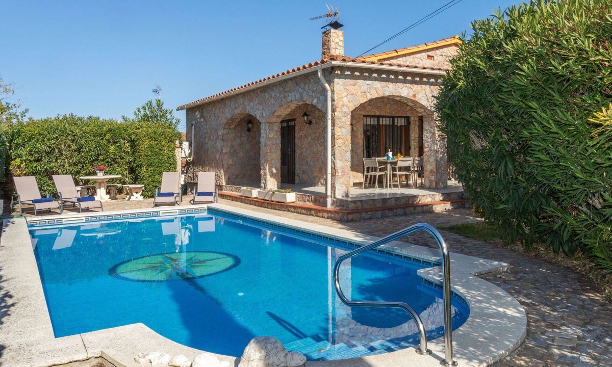 Pals House | Stunning private villa for 6 people with WIFI, A/C, private pool, TV, patio and panoramic view