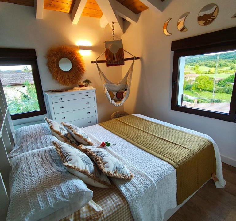 Condado de Trevino House | Suite Curry, Nature & Wine retreat for two
