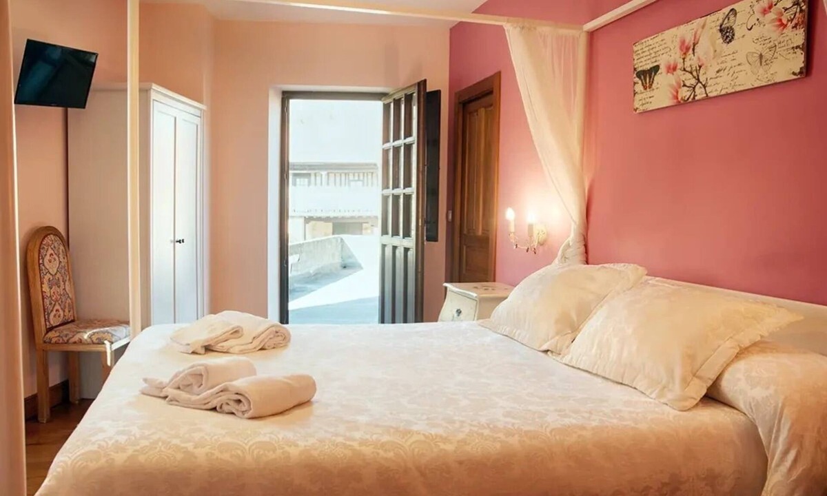 Alfoz de Lloredo Hotel | Trisileja en Posada la Busta