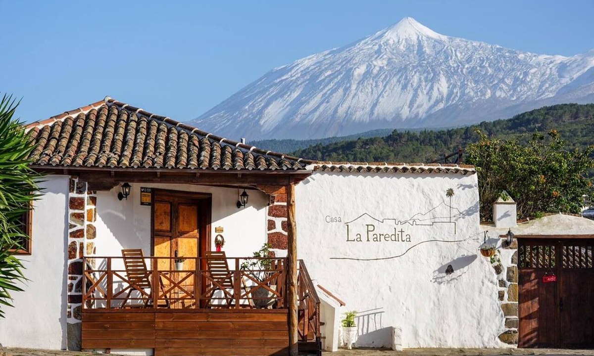 El Tanque Apartment | Vacation Apartment 'La Paredita Casa Acentejo' with Mountain View, Shared Pool and Wi-Fi