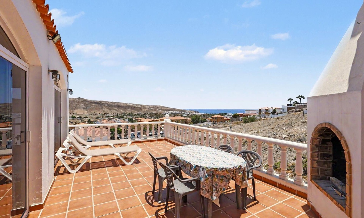Tarajalejo Apartment | Vacation Apartment 'Villa Gabriela' with Sea View, Private Terrace and Wi-Fi