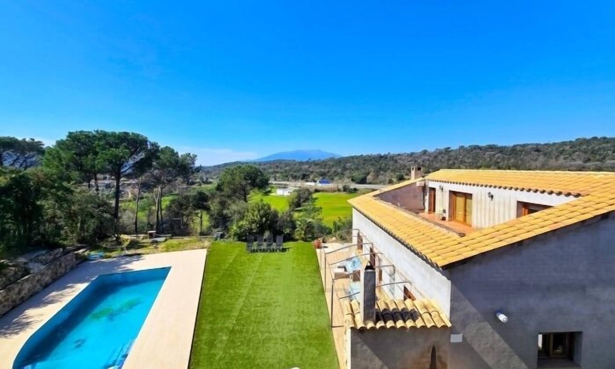 Mas Altaba Villa | Villa Relax· Girona · ★4.81 · 4 bedrooms · 9 beds · 2 baths