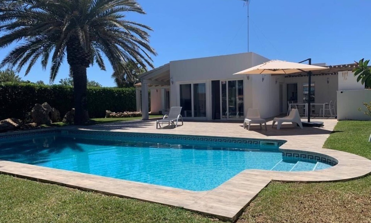 Es Castell Villa | Villa with direct access to Cala n'Brut