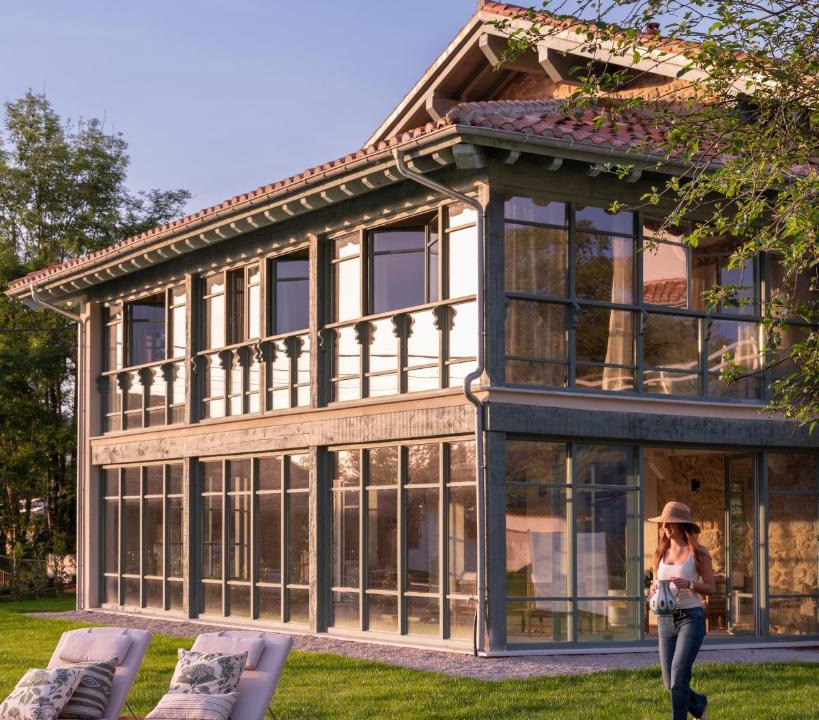 Caviedes House | Wishome-Villa centenaria muy especial con piscina y jardín privado