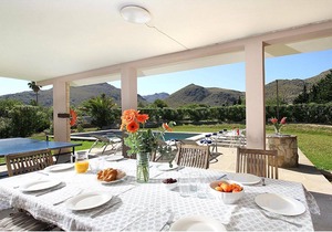 Finca Villa Animeta with Mountain View, Pool, Garden & Wi-Fi