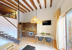 Gray House. Nice apartment next to Plaza España