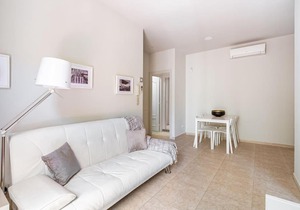 Newly renovated apartment in Plaza España! 035