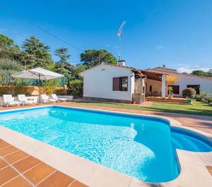 Club Villamar Villa Garden Lawn 