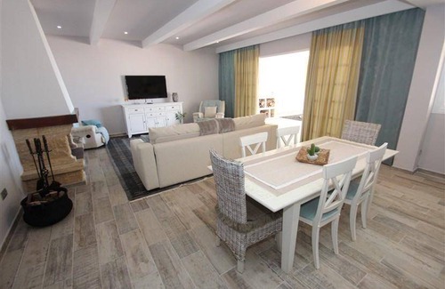 Chio House | 150 m² House ∙ 4 bedrooms ∙ 10 guests