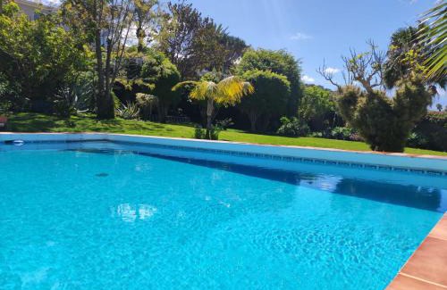 Sauzal Villa | Villa Carioca - with private pool, marvelous garden and amazing ocean view