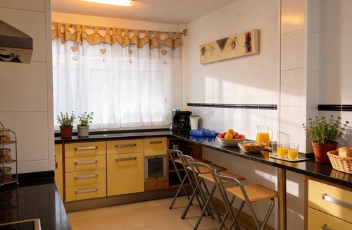Sitges Villa | 15 min. by car/Sitges. Villa Ilus 16 people. XXL Pool by Weekly Villas.