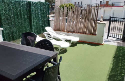 Roses House | 2-bedroom house in awesome Rosas with AC for relaxing stays