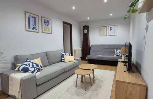 Arriondas Ski Chalet | 22A04 Casa Azul del corral de abaju en Arriondas
