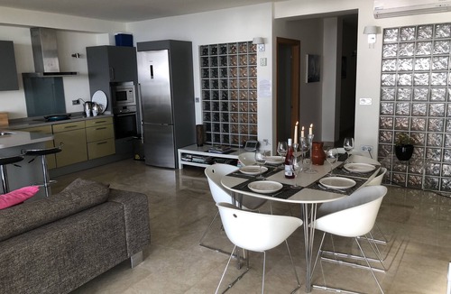 Almunecar Apartment | 3 bed apt, superb location, sea views, big terrace, beach/bars 7 mins walk!