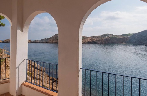 Sa Tuna Apartment | 3 bedroom in first sea line in Sa Tuna, Begur H02