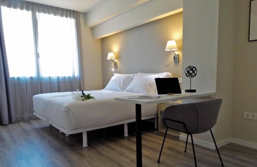 Castanos Hotel | 3 Comfy Units w/Kitchen Ideal for Business or Leisure Trips | Pets Are Allowed