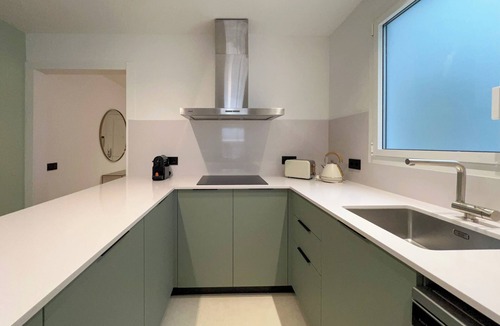 El Putget i Farro Apartment | 4Bedroom modern apartment on Balmes