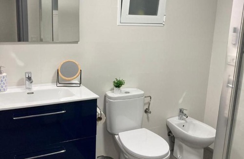 Campoamor Apartment | Amparo Home Family Stay near ADDA, Plaza de Toros & General Hospital