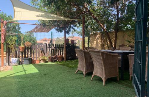 El Faro Apartment | Apartamento con jardín y piscina en el faro de calaburras