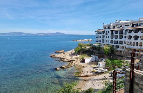 Pedrinya Apartment | Apartamento acogedor con terraza, céntrico, cerca de la playa - HISP-236-64
