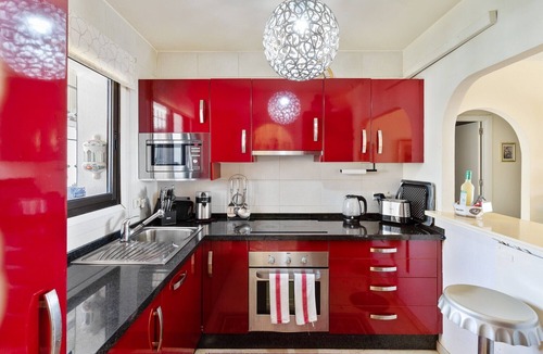 El Faro Apartment | Apartment 'Frente Al Mar Mijas' with Sea View, Shared Pool and Wi-Fi