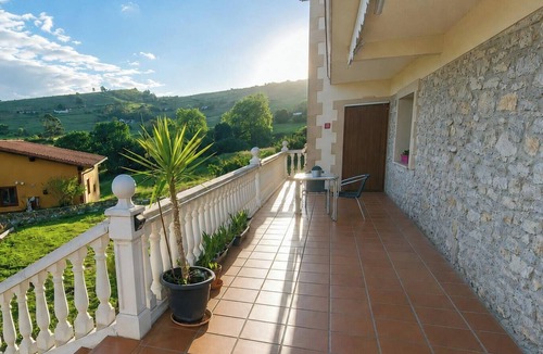 Suances Apartment | Apartment in 1 early 20th century house, five minutes from six beaches.