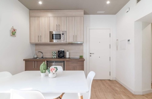 Cervantes Apartment | Apartment in a restored mansion in Granada.