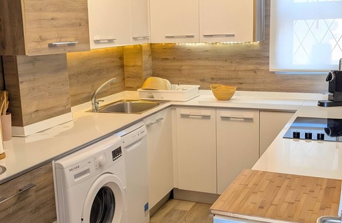Miami Platja Apartment | Apartment 'Sea and Charm' with Shared Pool, Wi-Fi, and Air Conditioning