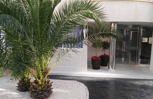 Benidorm Apartment | Azul Rentals Benidorm flat, walk to beach, bars.