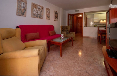 Malgrat de Mar Apartment | Beautiful apartment for 4 people with pool, WIFI, A/C, TV and balcony