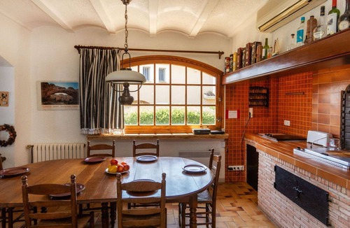 Llanca Villa | Beautiful private villa for 10 people with WIFI, private pool, A/C and patio