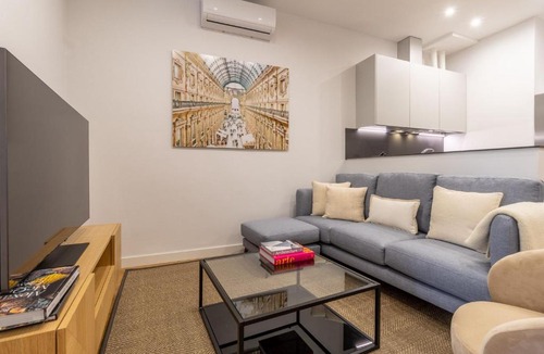 Golden Triangle of Art Apartment | Bright 2-Bed Apartment in Las Letras Madrid