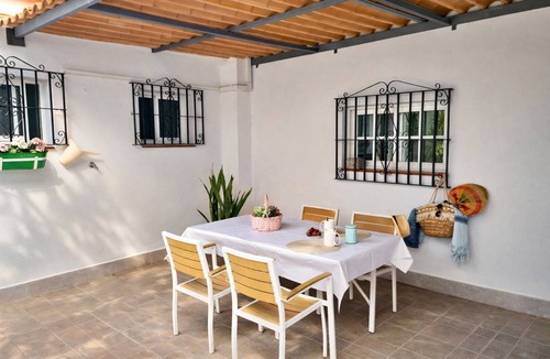 25 Anos de Paz Apartment | Bright house with large private patio, 200m from the beach! - ideal for families