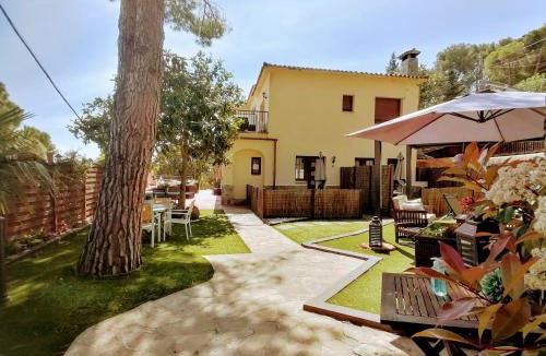 Premia de Dalt Bed & Breakfast | Cal Músic B&B