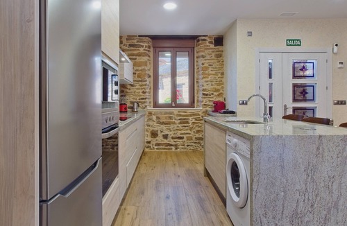 Valdespino de Somoza House | Casa Amada — Heated Pool, Sauna & Camino de Santiago in Astorga