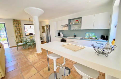 Bahia Calma House | Casa Barbara, private pool, internet, close to the ocean, sheltered courtyard/patio