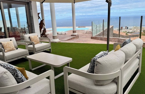 San Eugenio Villa | Casa Bella Vista, Stunning Villa with 4 Bedrooms, 3 Bathrooms AC & Gym etc