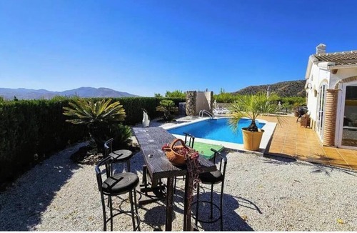 Vinuela House | Casa del Sueño: Vacation Home with Stunning Panoramic Views