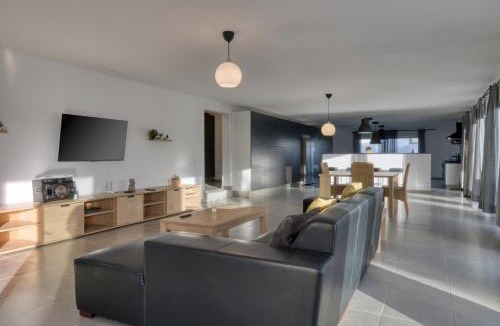 Charco del Palo House | Casa Eden - Pool, Play Room and Ping-pong By Lanzarote Vacation Homes