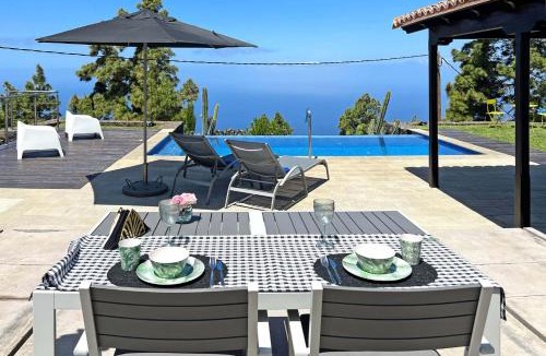 El Jesus House | Casa El Consuelo