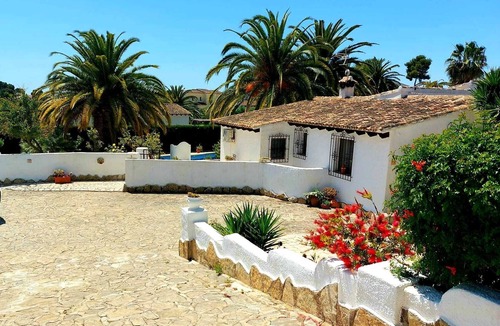 El Tesoro Villa | Casa Flora Moraira: 3 rooms, private pool and parking, wifi, near beaches
