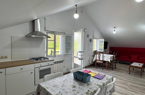 Foz House | Casa La Pradera Country House with Mountain Views, Private Garden, and Wi-Fi