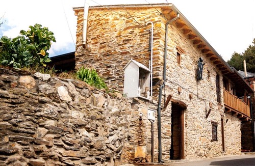 Moreda House | CASA RURAL BIERZO ENCANTADO