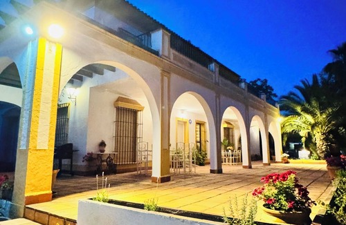 Mairena del Aljarafe Villa | Casa Sevilla -Giralda, villa with swimming pool just a few minutes from the center of Seville