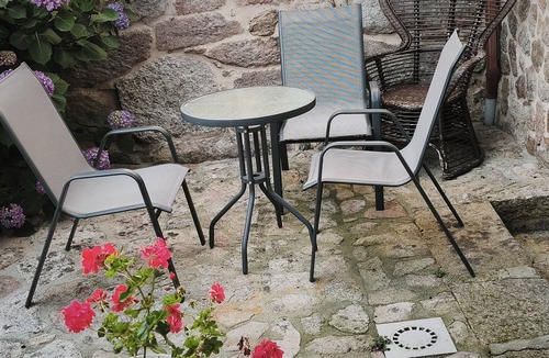 Arenteiro Cottage | Casiña de Sara Natural surroundings, close to thermal baths, a stone's throw from the silver road.